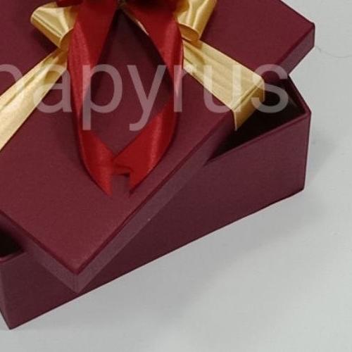 

✪ Papyrus 15x20 tinggi 10cm Kotak Kado Gift Box Hadiah ✫