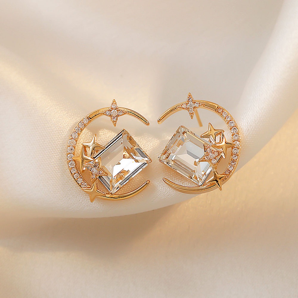Anting Stud Desain Bulan Bintang Kecil Aksen Kristal Berlian Gaya Korea Untuk Wanita