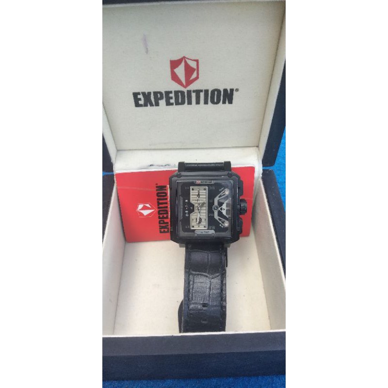 Expedition E6695 Black