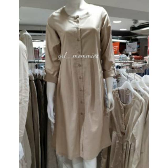 Jeslyn dress cream Corniche