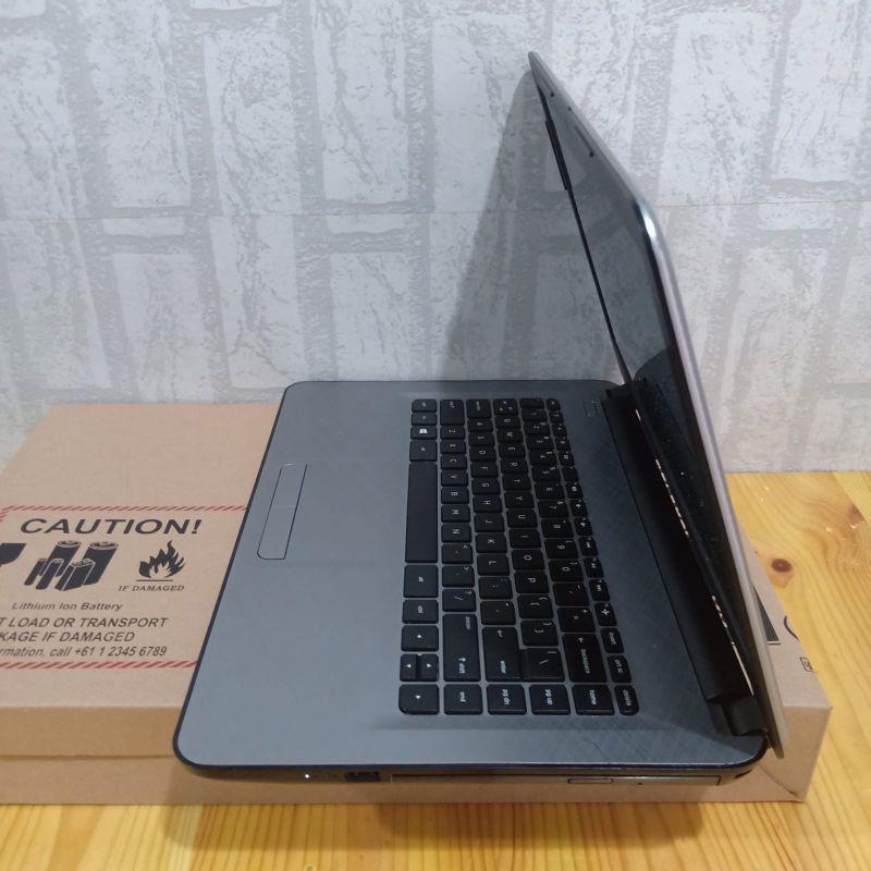 Laptop HP 348 G3, Core i5-6200U Gen 6th Ram 4GB HDD 500GB DoubleVga Amd Radeon R5 M430 2Gb Gaming desain