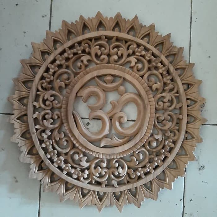 Ukiran Kayu Relief Motif Bun 2Frame diameter 40cm Hiasan Dinding