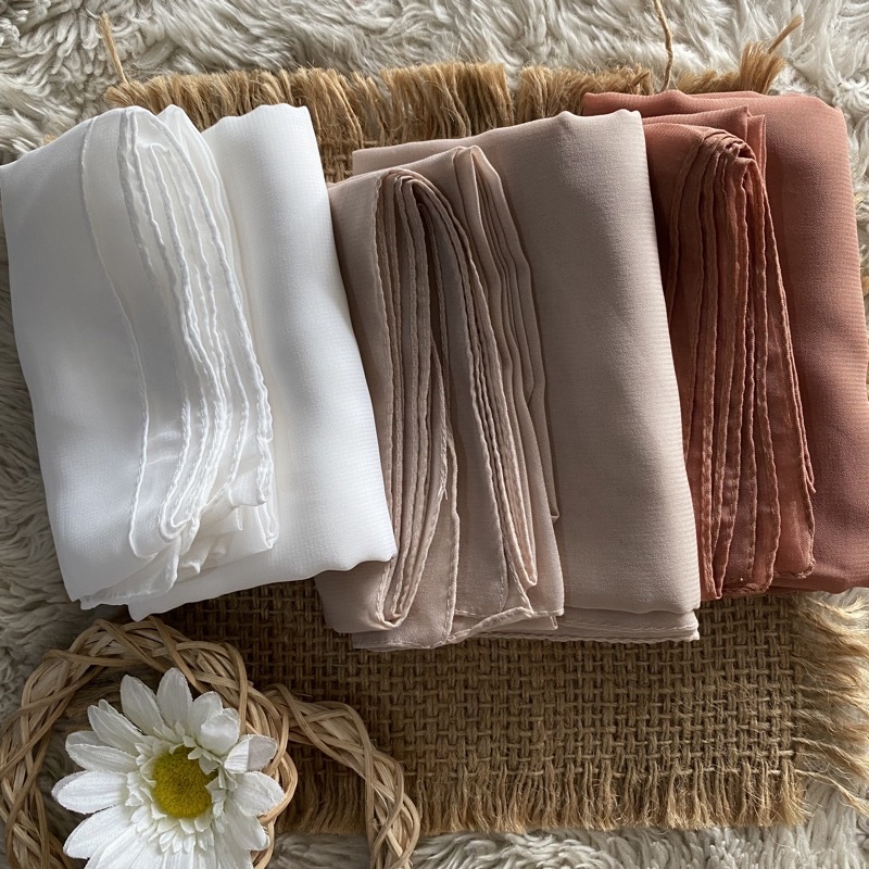 Plain Square Hijab Segi Empat Bella Square Jahit Tepi Premium Polycotton