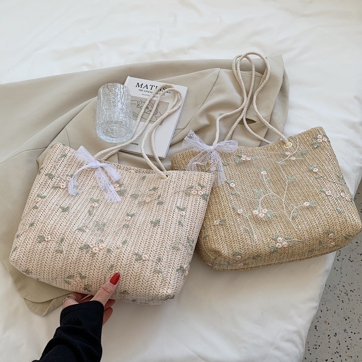 Totebag Kuliah Bahan Anyam Jerami Lace Leaf Korean Style Import