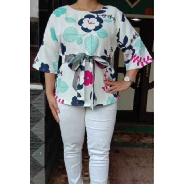 Atasan blouse best seller beach flower bunga premium top