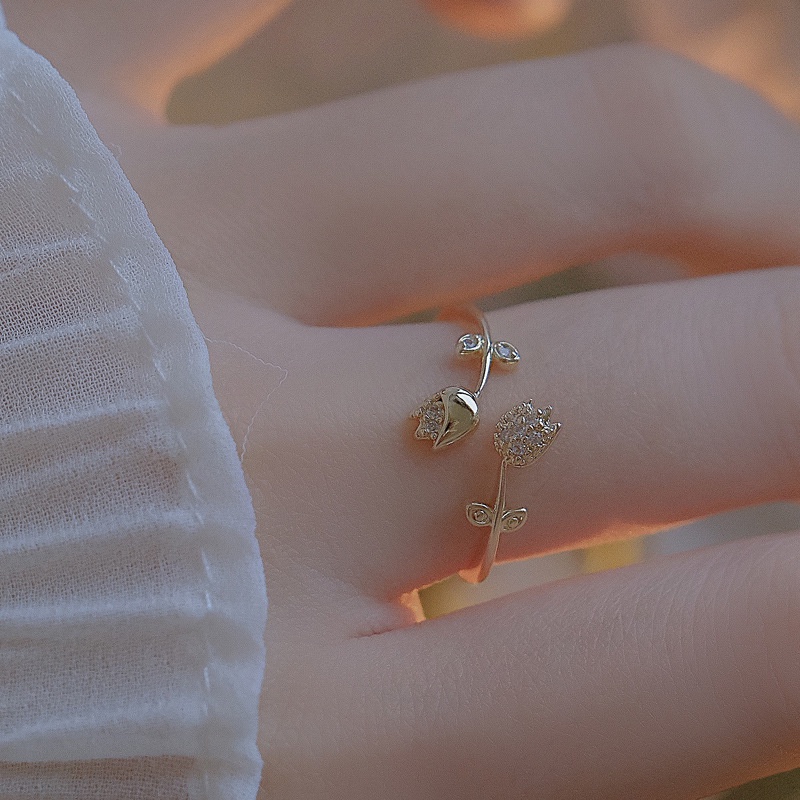 Cincin Motif Bunga Bahan Alloy Warna Emas Untuk Wanita