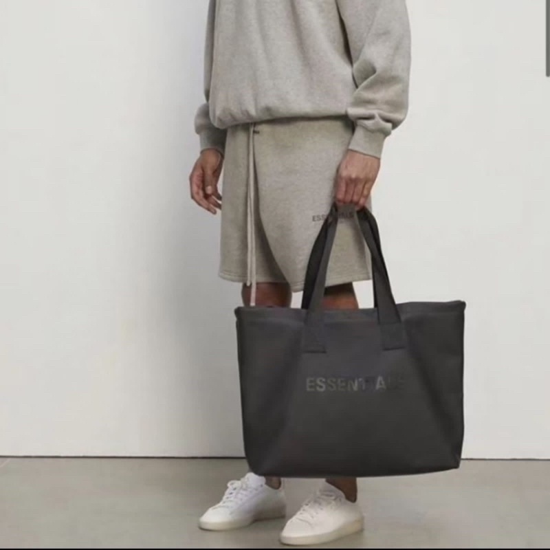 TOTE BAG FEAR OF GOD ESSENTIALS BLACK