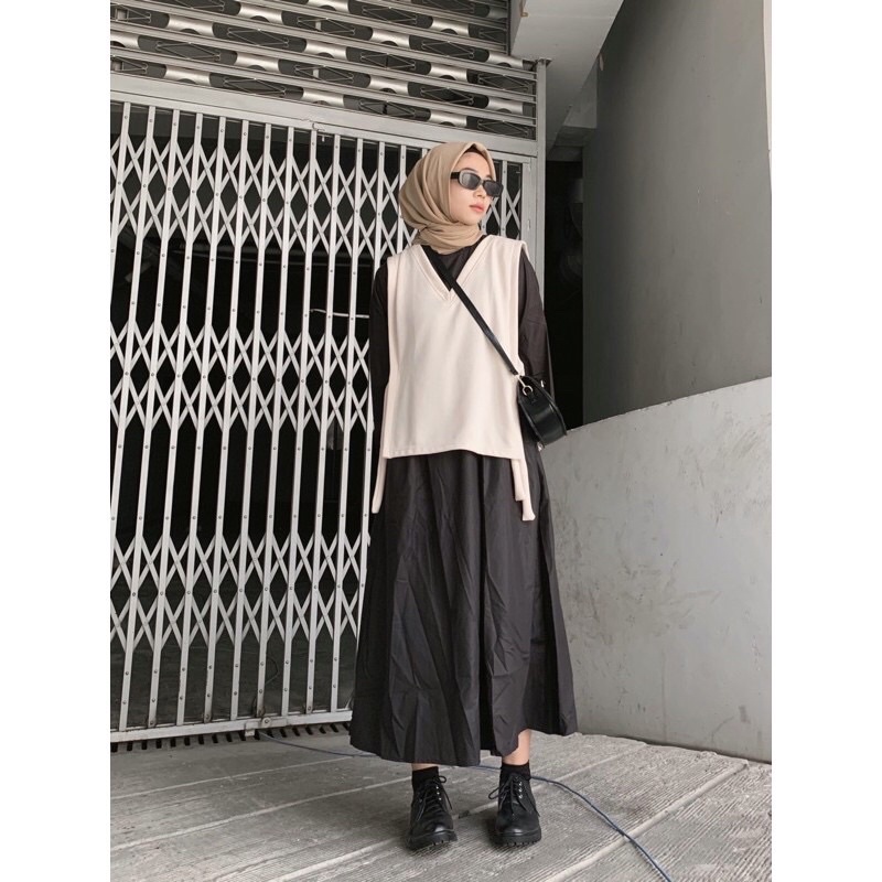 PRELOVED ETTRA VEST/ROMPI KNIT by bayemade