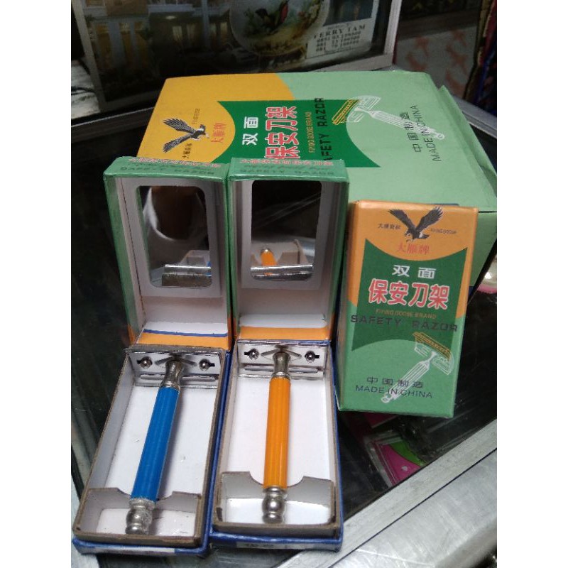 

Alat Cukur Kumis Klasik Safety Razor Silet isi Ulang