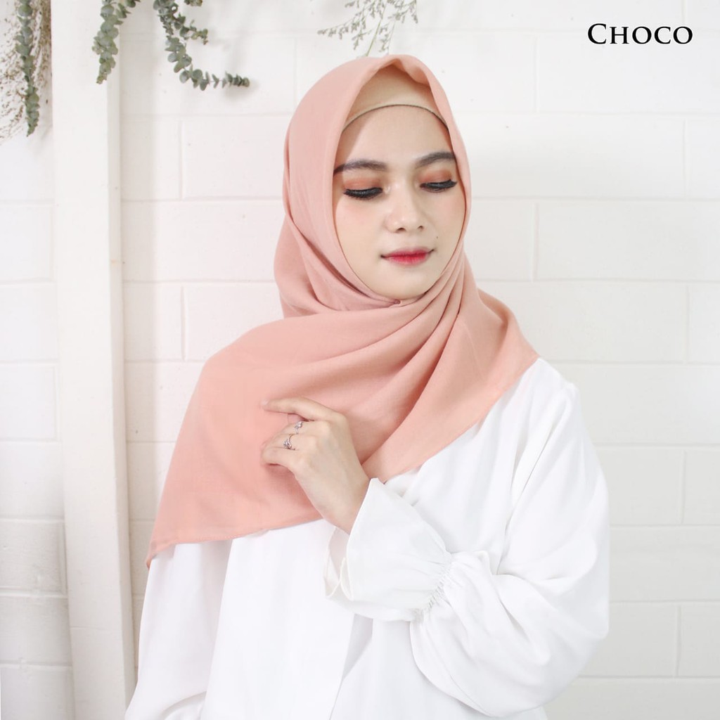 BELLA SQUARE KATUN PARIS HJ001 / HIJAB SEGI EMPAT / JILBAB SEGI EMPAT / KERUDUNG SEGI EMPAT POLOS