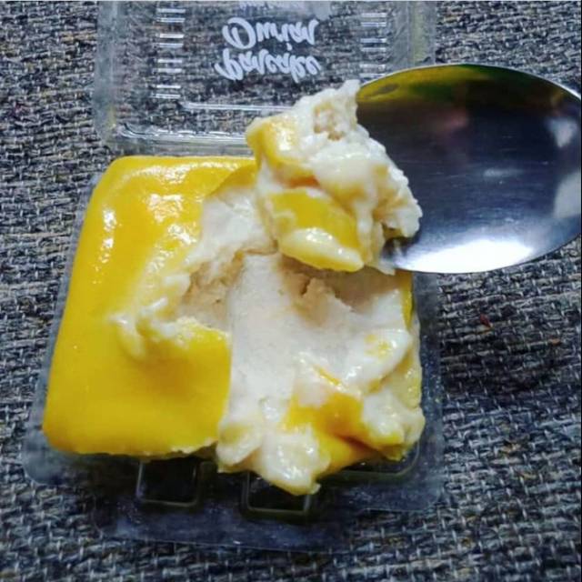 

Pancake DURIAN SATUAN MIKA JUMBO NON CREAM FULL DAGING DURIAN !! BEST SELLER !!!