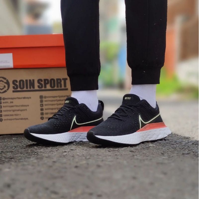 SEPATU LARI WANITA NIKE REACT INFINITY RUN FK 2  (CT2423 008)