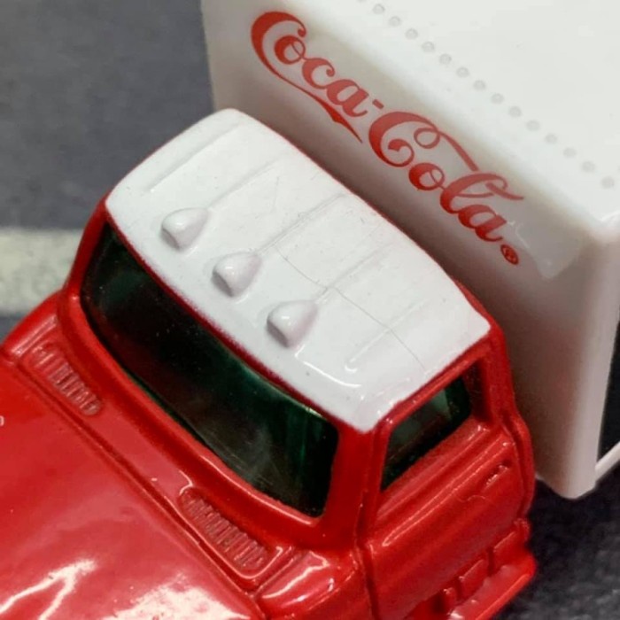 Tomica Kuji 8 Coca Cola Art Collection Nissan Diesel Made in China #A