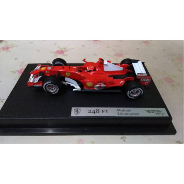 Hot Wheels Diecast Ferrari 248 F1 Michael Schumacher 1/43