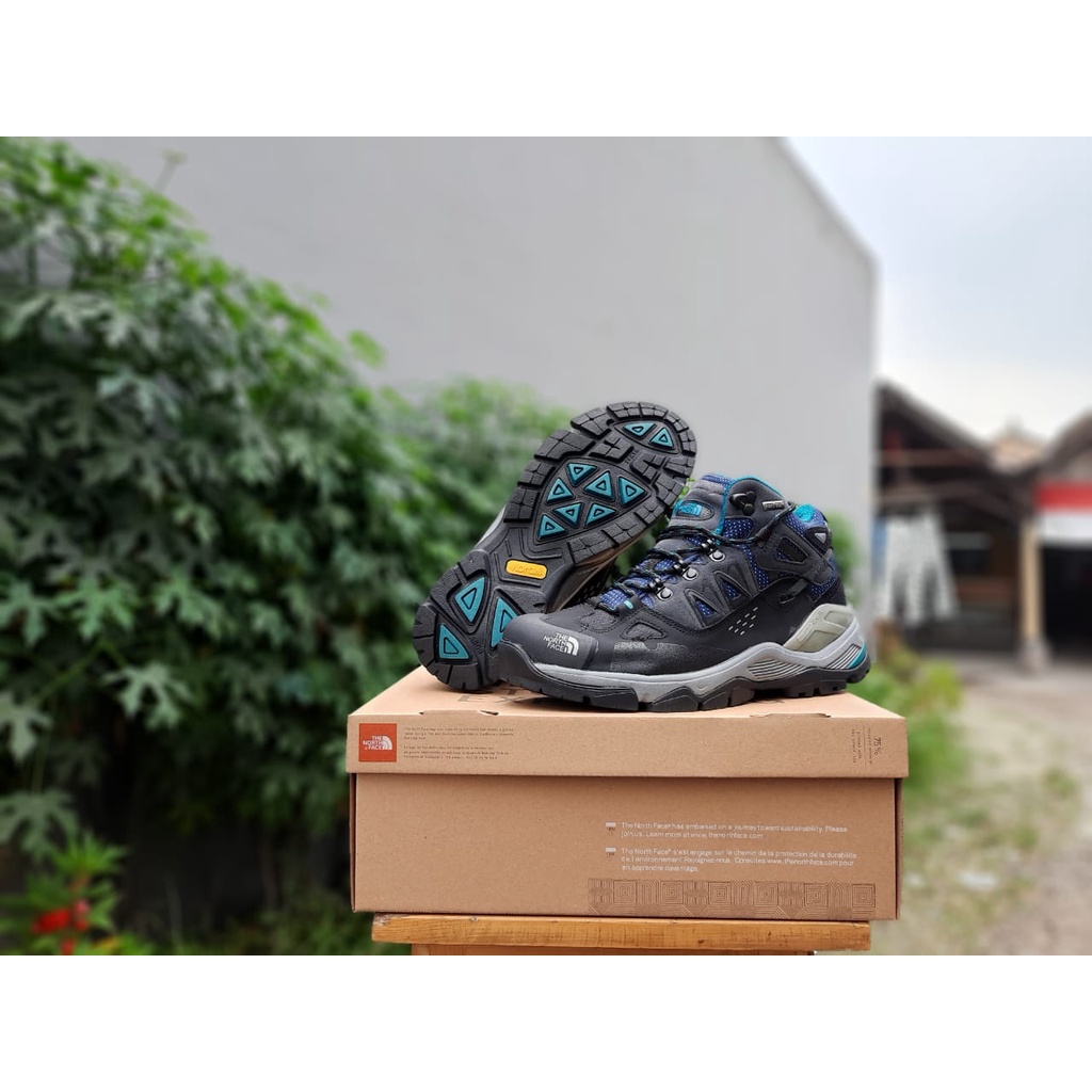 Sepatu outdoor the north face waterproof bisa COD