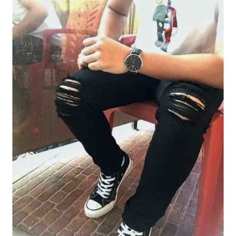 Celana jeans pria riped sobek lutut warna hitam pekat sofjins hitam riped sobek lutut bahan melar