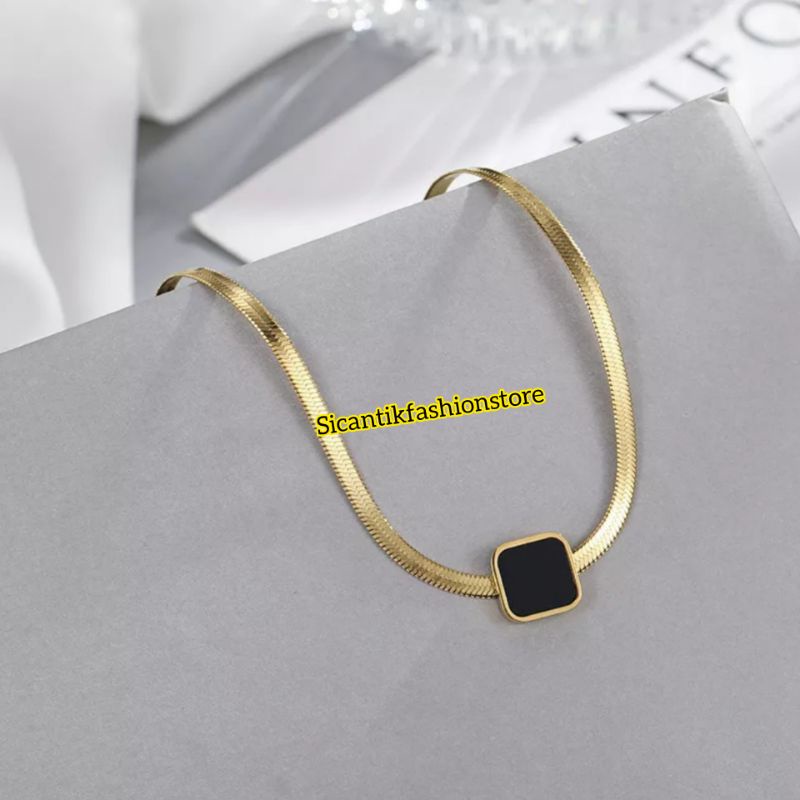 Kalung Titanium Wanita Korea Liontin Persegi Hitam Anti Karat selamanya Kalung Pipih Gold Persegi Hitam Terlaris Terbaru Kekinian Mewah