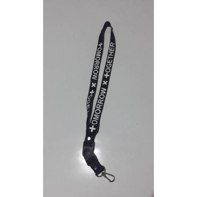 

TXT GANTUNGAN TALI LANYARD ID CARD KEYRING KEYCHAIN KPOP