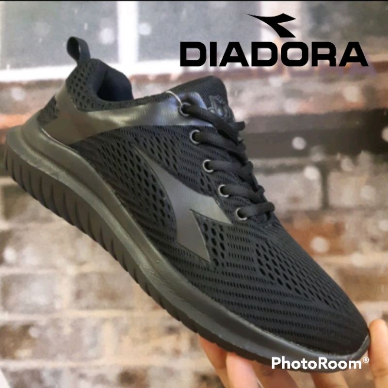 sepatu sneakers pria wanita diadora colossium size 40