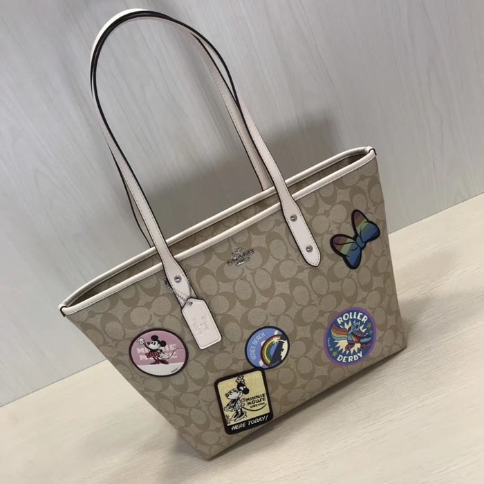 Tas Coach X Disney City zip Totebag Patch tote bag coach disney