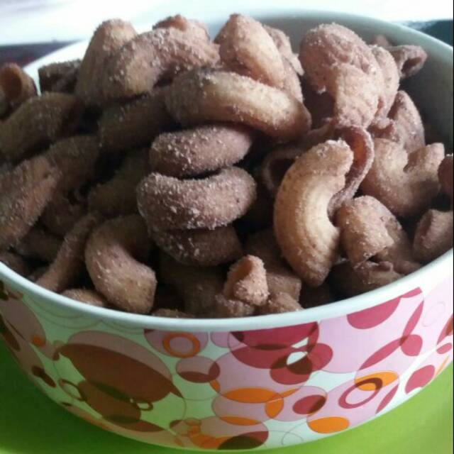 

Makaroni 3 Rasa Cokelat, Balado, Pedas Yang Renyah