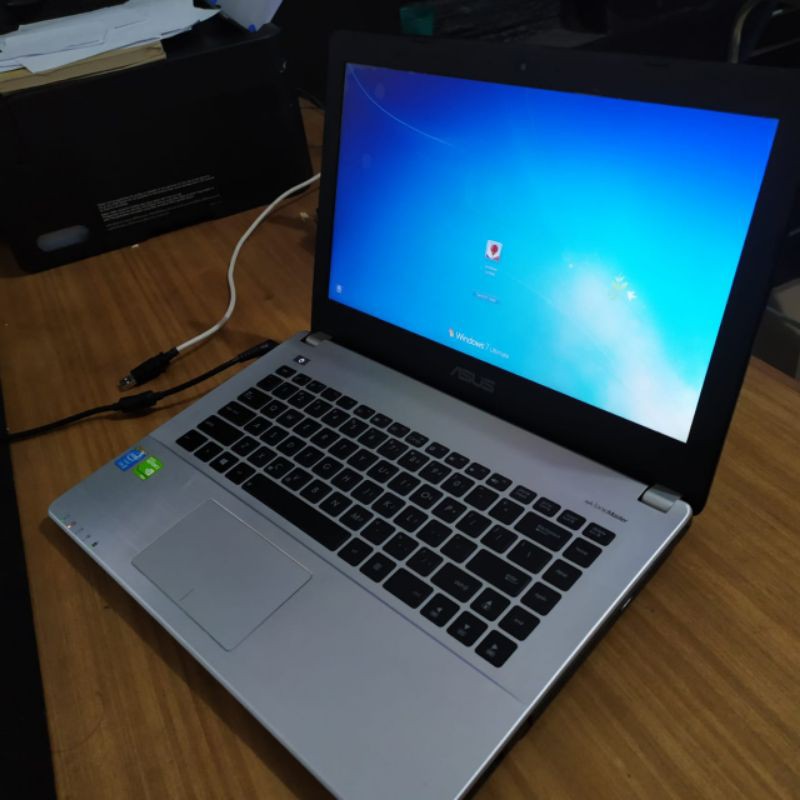 Laptop ASUS Slim Dual VGA ASUS X450CP Intel core i5-4200U