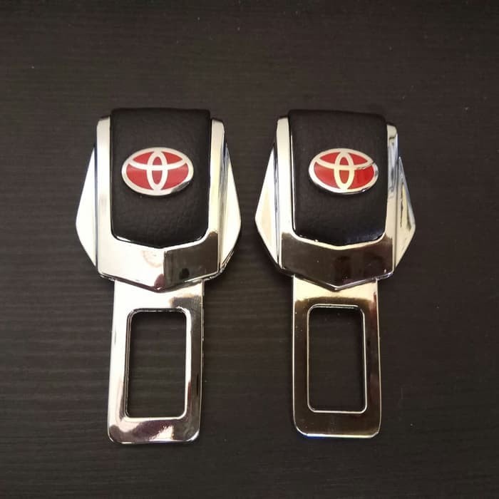 Colokan Seatbelt / Seat belt / Safety Belt Logo Toyota Kulit