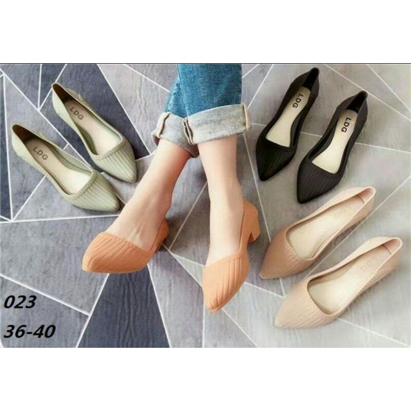 SEPATU WANITA KARET HAK 3cm