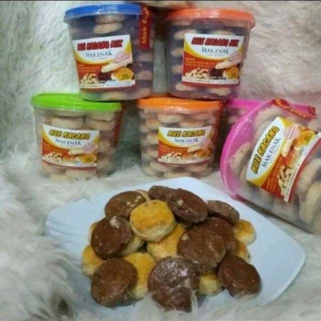 

Kue kacang Mak enak