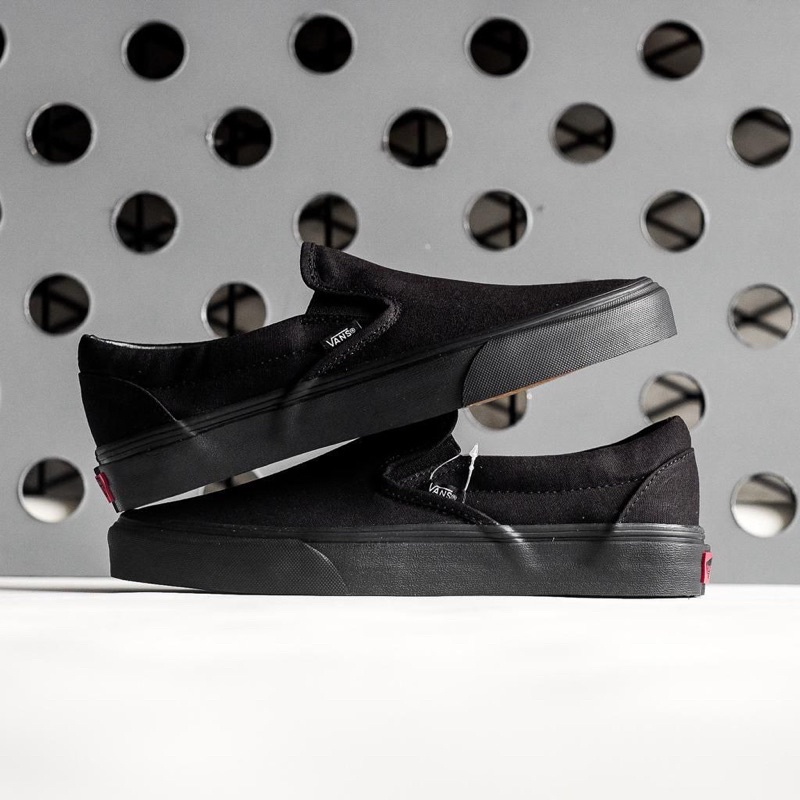 V4NS SLIP-ON BLACK BLACK CLASSIC ORIGINAL 100% ( Global )