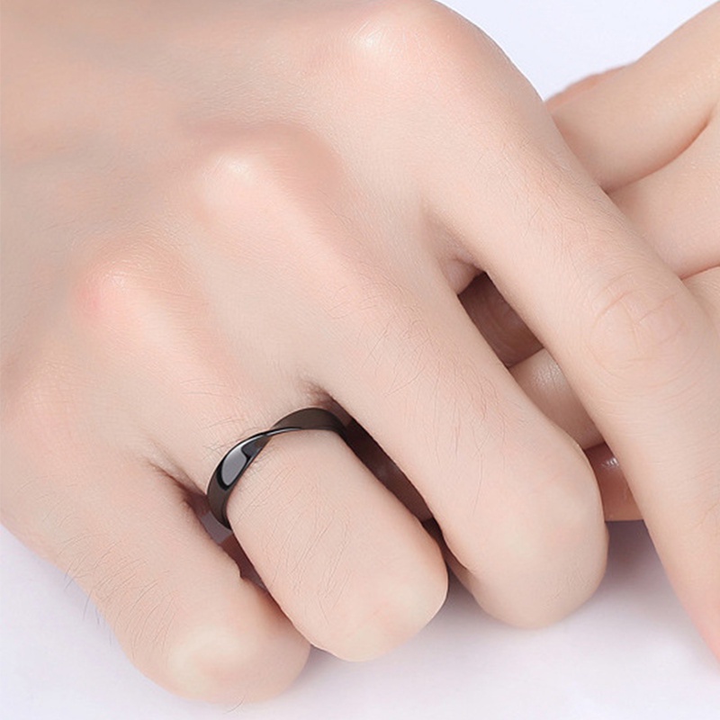 Cincin Pasangan Model Terbuka Warna Hitam Putih Untuk Hadiah Ulang Tahun Pernikahan