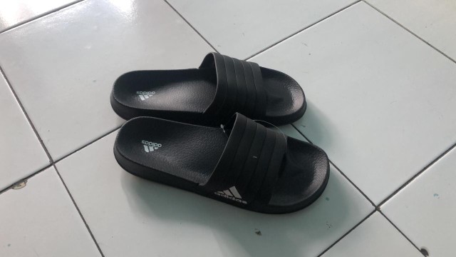  SANDAL  SLIDE ADIDAS IMPOR VIETNAM SANDAL  FLIP FLOP BISA 