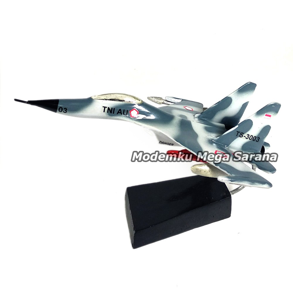 Miniatur Pesawat Tempur TNI Sukhoi SU-30 TS 3003 19x13x12cm - Fiber Glass - Packing Kayu