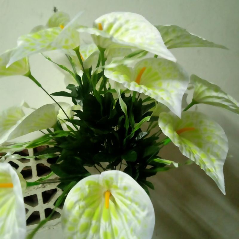COD,Bunga artifisial  sudut Aron pandan +pot standing Besi.bunga pojok-Putih mix hijau