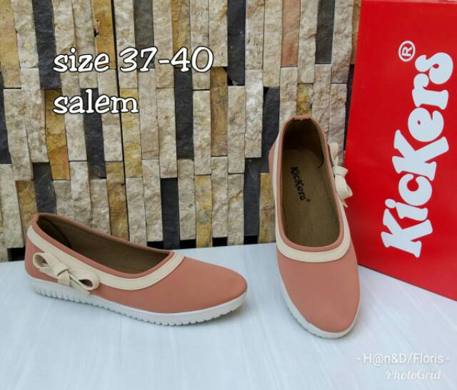 Sepatu flat D051