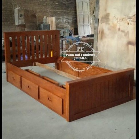 Dipan tempat tidur laci kayu jati ukuran 120cm