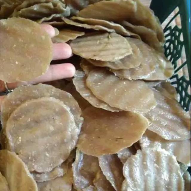 

Kemplang ikan laut cemilan khas palembang