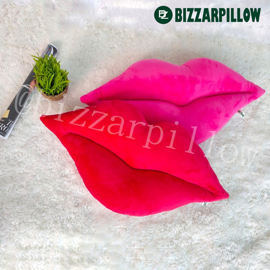 Bizzarpillow Bantal Sofa Bantal Bibir Size M BZ187