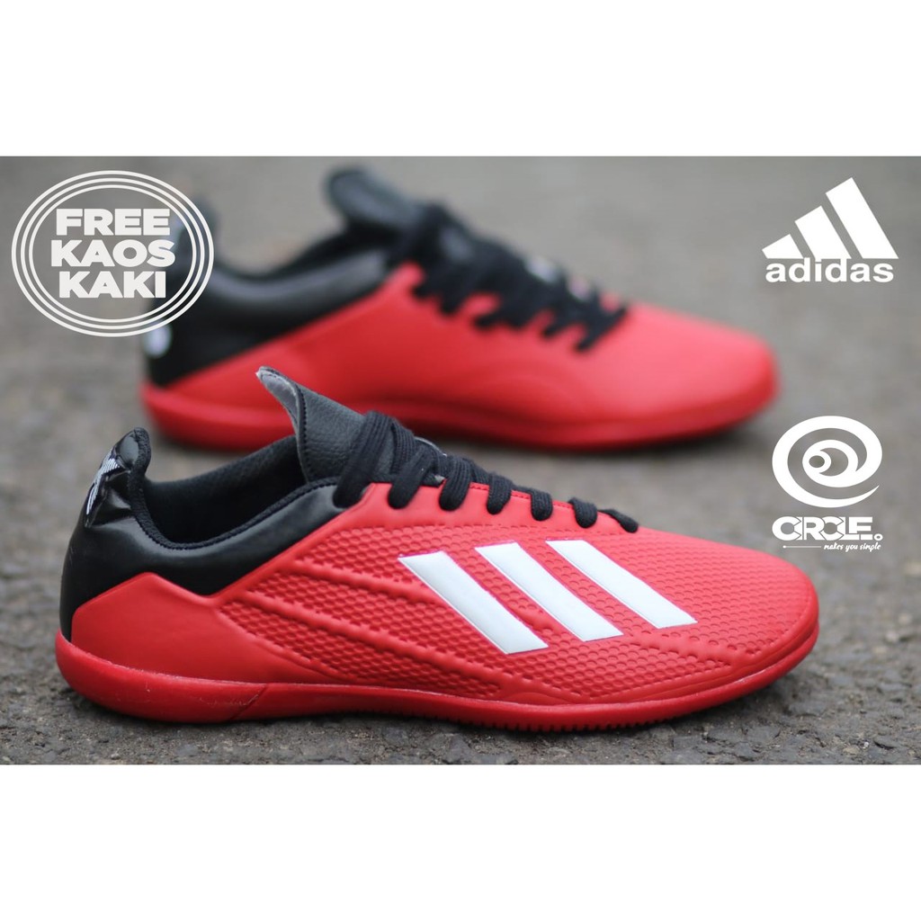 sepatu futsal adidas terbaru