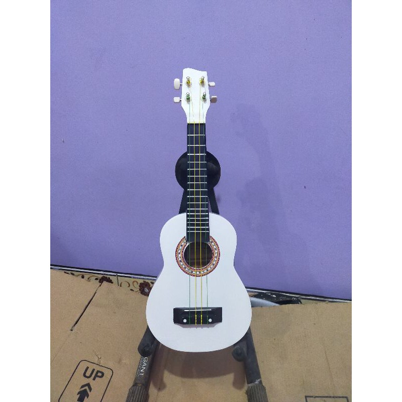 GITAR UKULELE KENCRUNG MURAH UNTUK KADO