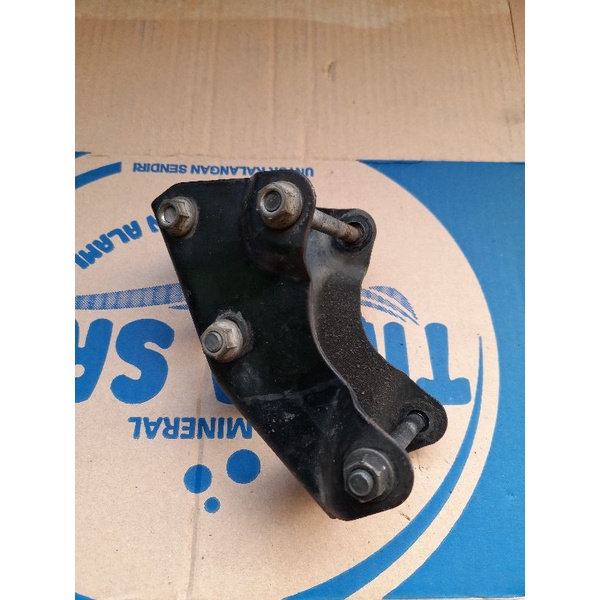 Pangkon mesin dudukan mesin megapro GL max sett baut original