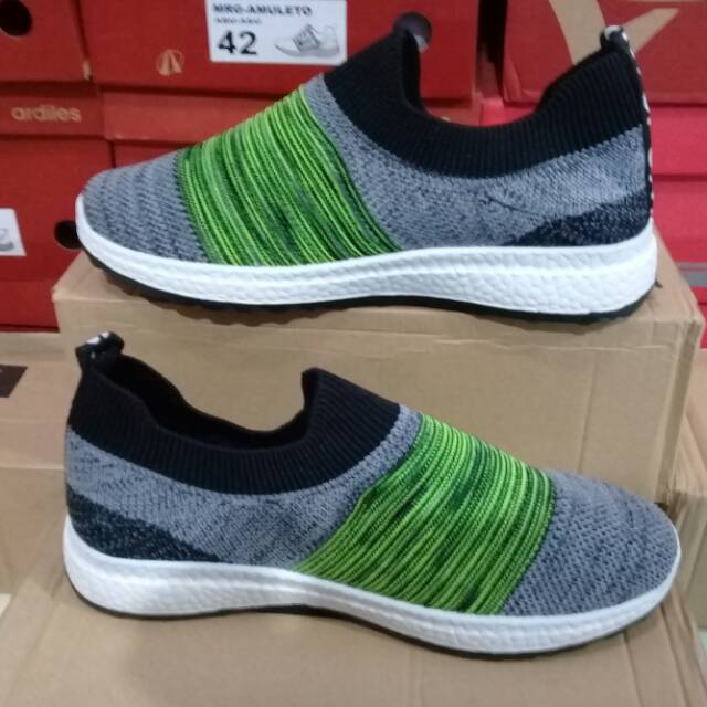Sepatu SPARK Casual