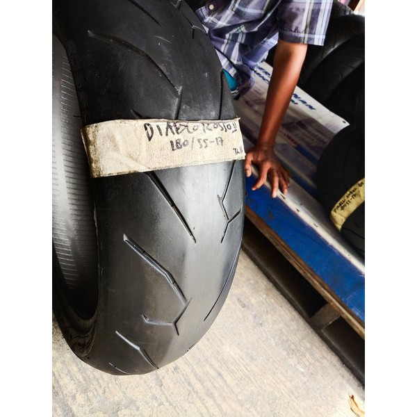 Barang Ban bekas moge Pirelli Diablo Rosso 2 180 55 17 not Batlax Michelin Dunlop Metzeler Kualitas