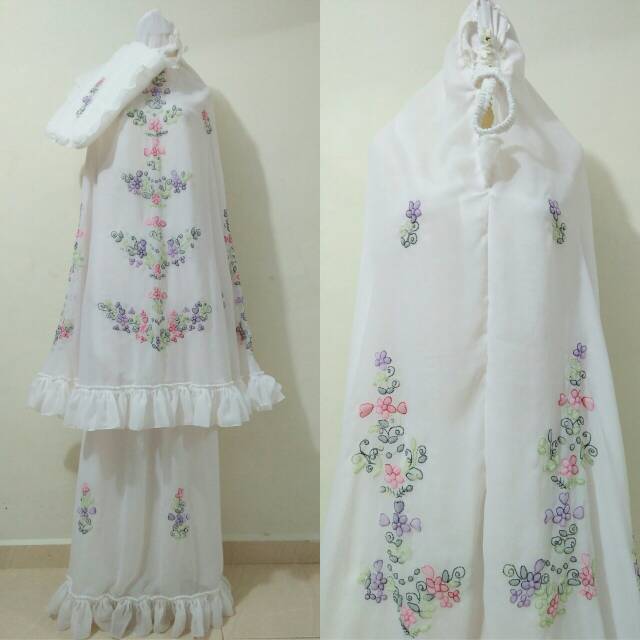 Mukena sulam bayang,  bahan sifon helena, setelan pakai tas, 100% sulam tangan, khas bukittinggi