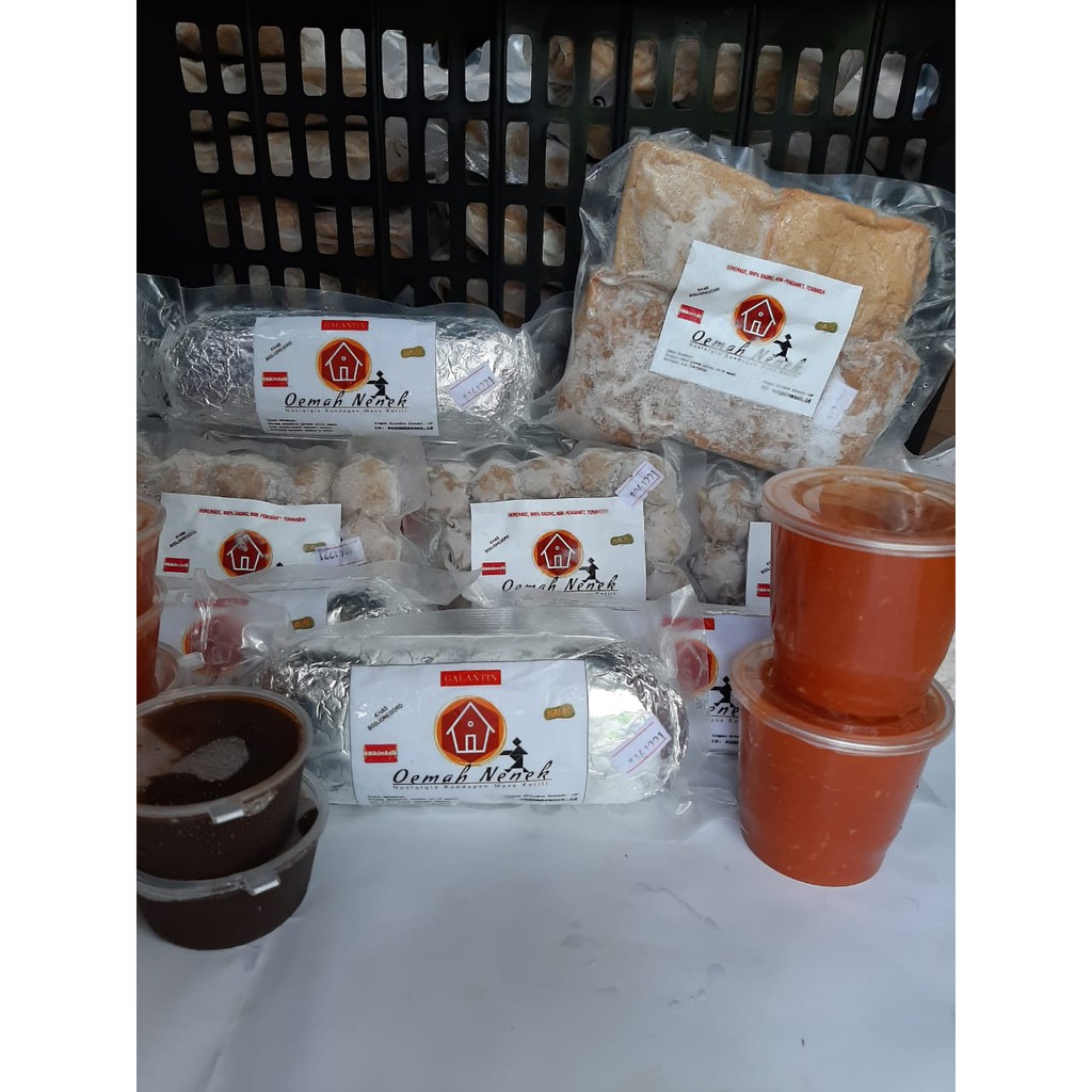 

Tahu Bakso isi 6, Bakso 1 pack, dan Galantin/Bistik 1 pack Free Sambal Petis dan Sambal Onek