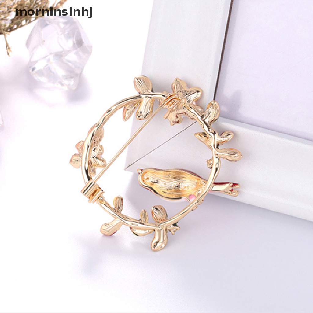 Mor Bros Pin Enamel Bentuk Wreath Bungaburung Untuk Aksesoris Fashion Wanita