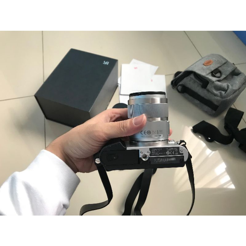 Kamera Mirrorless Xiaomi Yi M1 1 Lensa (12-40mm)