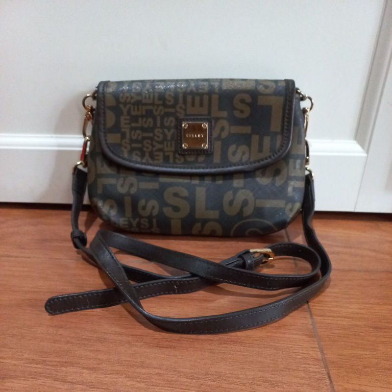 sisley preloved