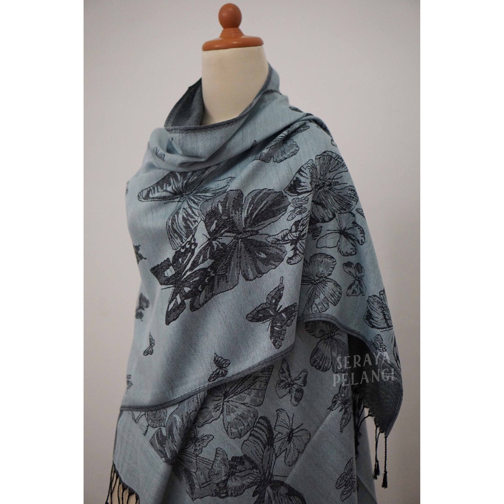 Pashmina Cashmere Motif Kupu-Kupu 01 | Selendang | Scarf | Syal | Shawl | Pasmina Kashmir | Souvenir | Hadiah Ulang Tahun | Birthday Gift | Aksesoris Fashion Wanita | Import Quality | Grosir Murah | Luxury Scarf