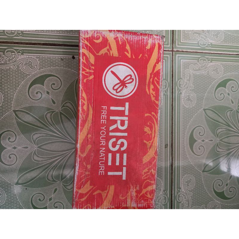 PRELOVED SEPATU TRISET PUTIH